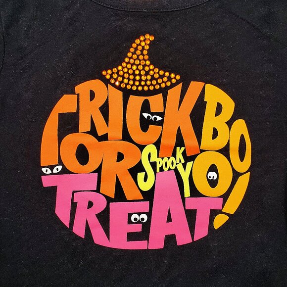 Black Halloween “Trick or Treat” Novelty T-Shirt – Size S 6 Child - Picture 2 of 4
